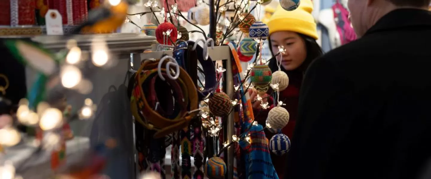 Guide to the DowntownDC Holiday Market